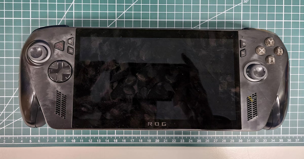 You are currently viewing Here are some leaked images of an Xbox-branded handheld and the Asus ROG Ally 2
