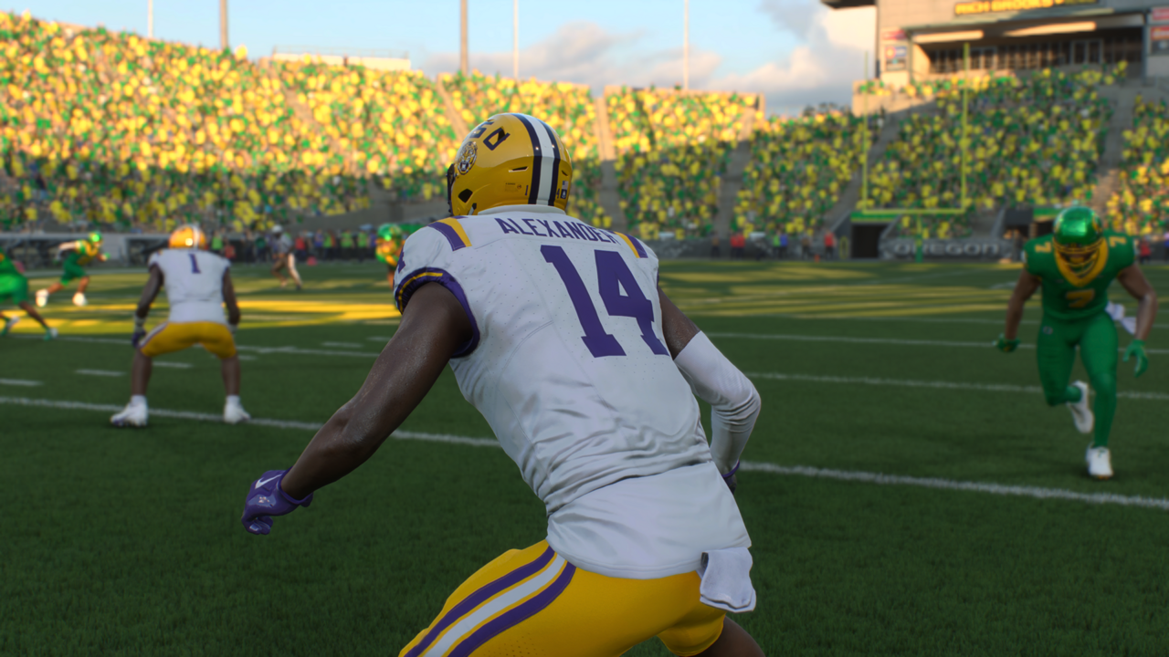 You are currently viewing How To Swat The Ball On Defense In College Football 26