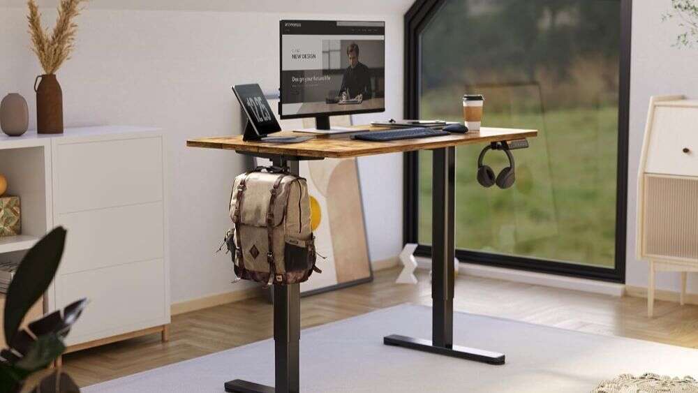 You are currently viewing This Popular Electric Standing Desk Is Discounted To Only $95 For A Limited Time